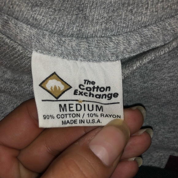 Grey T - Picture 3 of 3